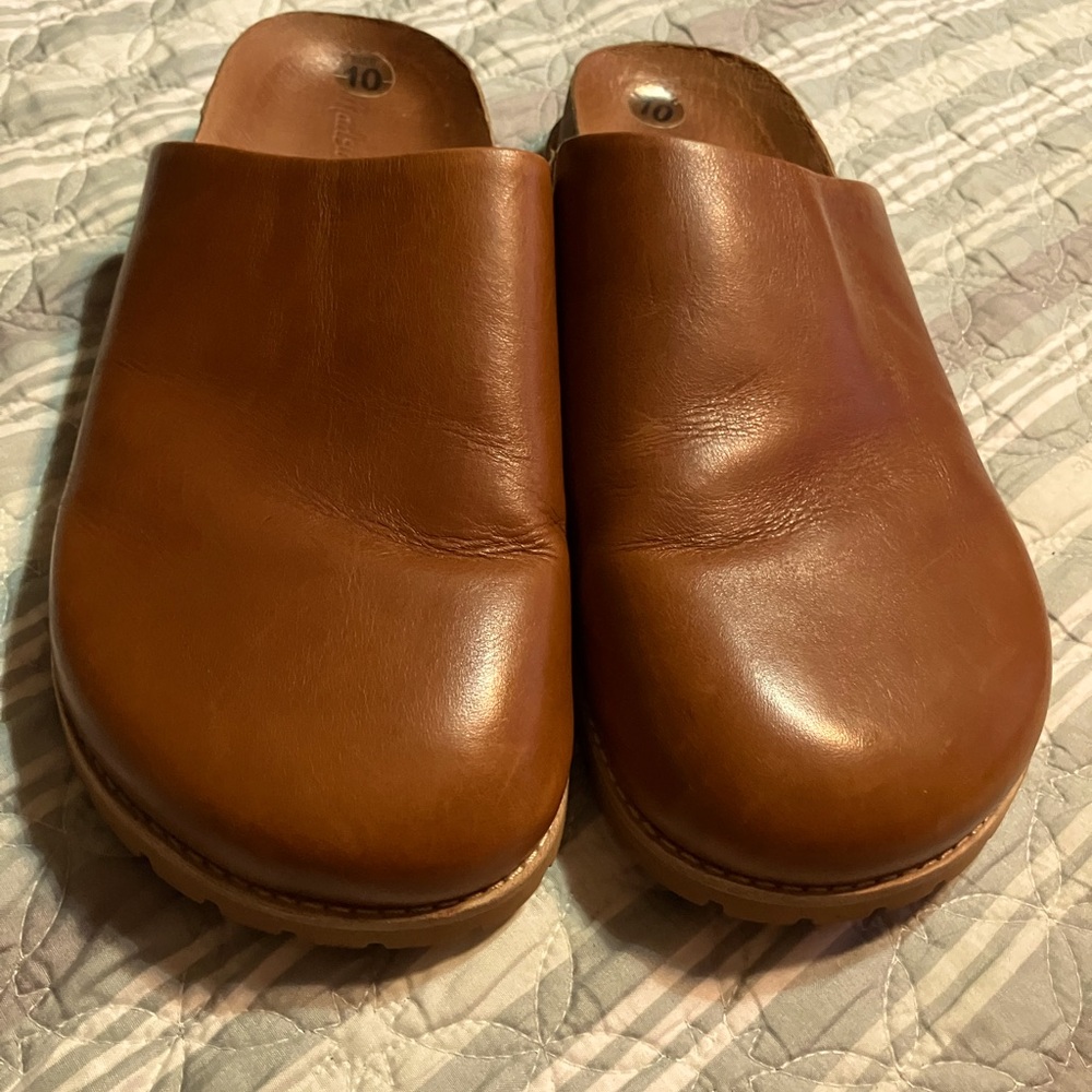 Women’s 10 madewell clogs in really good condition